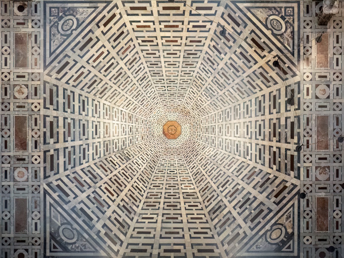 Writers Must Read…April Blood by Lauro&nbsp;Martines